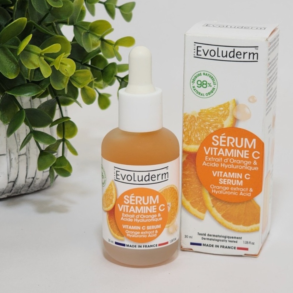 Evoluderm Vitamin C Serum, a French skincare product.